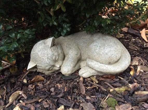 Stone Garden Sleeping Cat Memorial Ornament