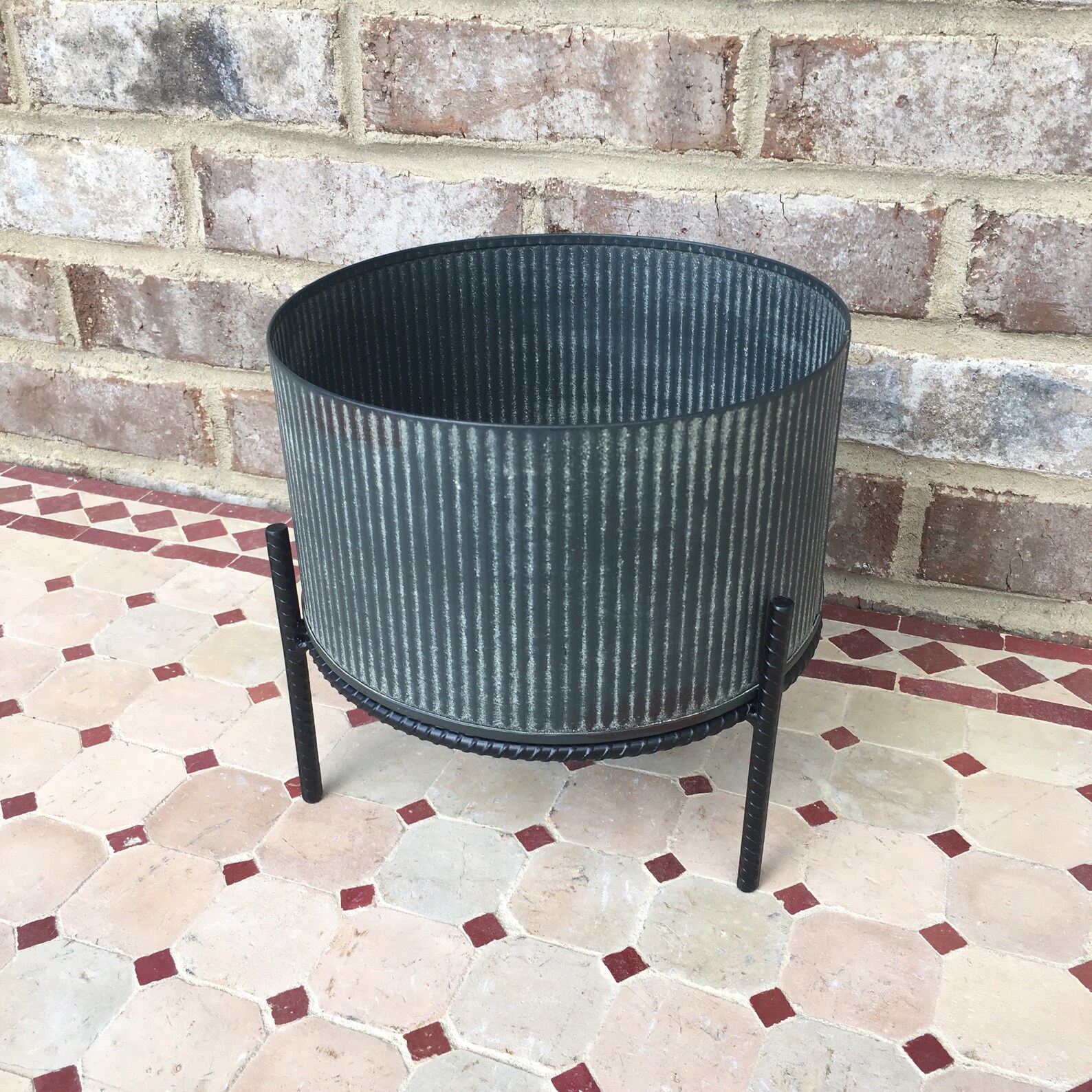 Set Of 2 Galvanized Round Metal Planters On Stand Modern Etsy