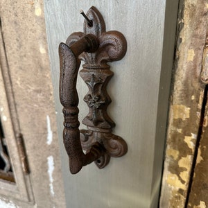 Metal Fleur De Lis Shed Barn Door Handle Lg Gate Pull Vintage Style Hardware Metal Fleur De Lis Shed Barn Door Handle Lg Gate Pull Vintage Style Hardware