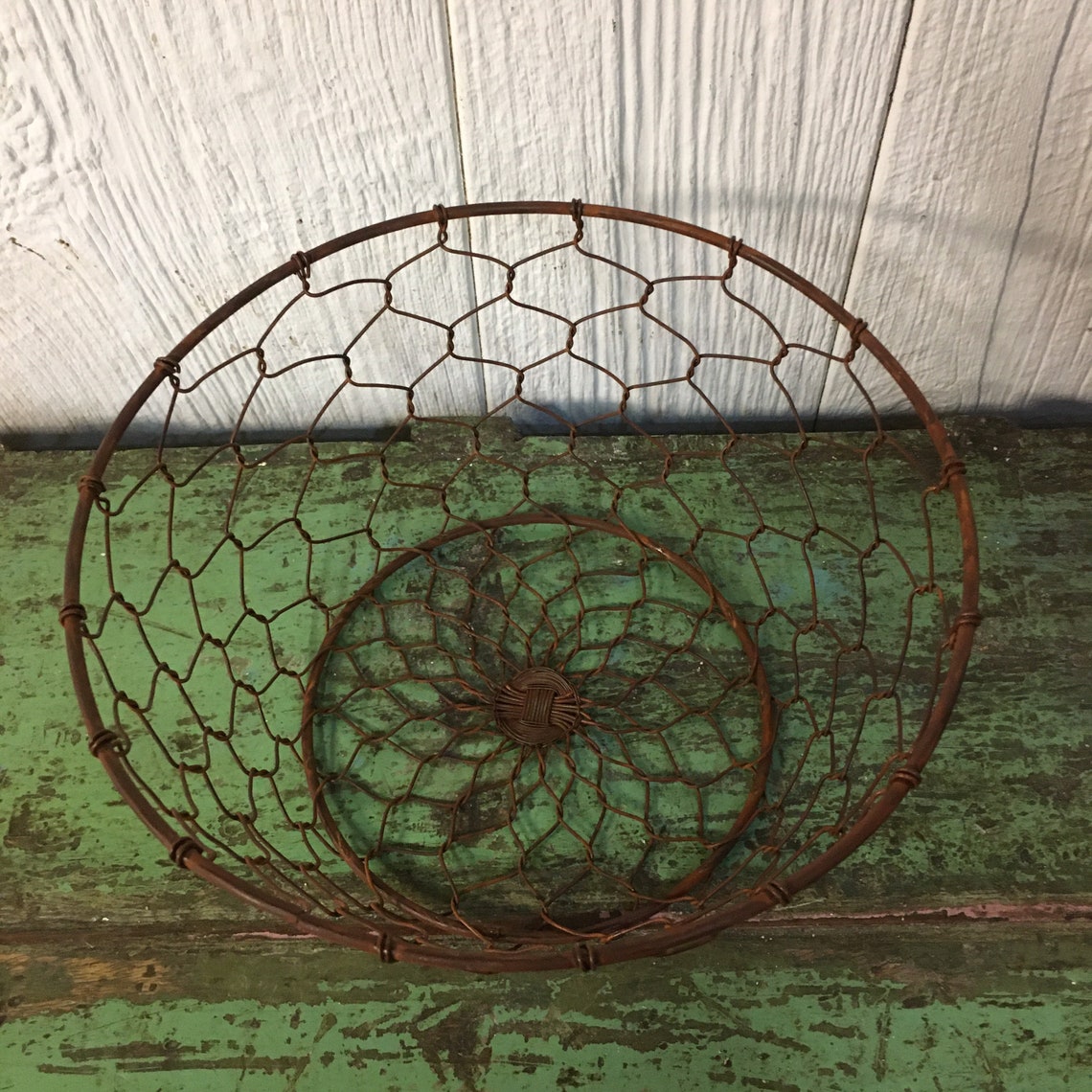 Round Chicken Wire Basket Holder Display Easter Hen Egg Bowl Etsy