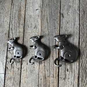Set Of 3 - Cute Cast Iron Mouse Hooks Wall Hanger Entryway Hallway Bathroom
