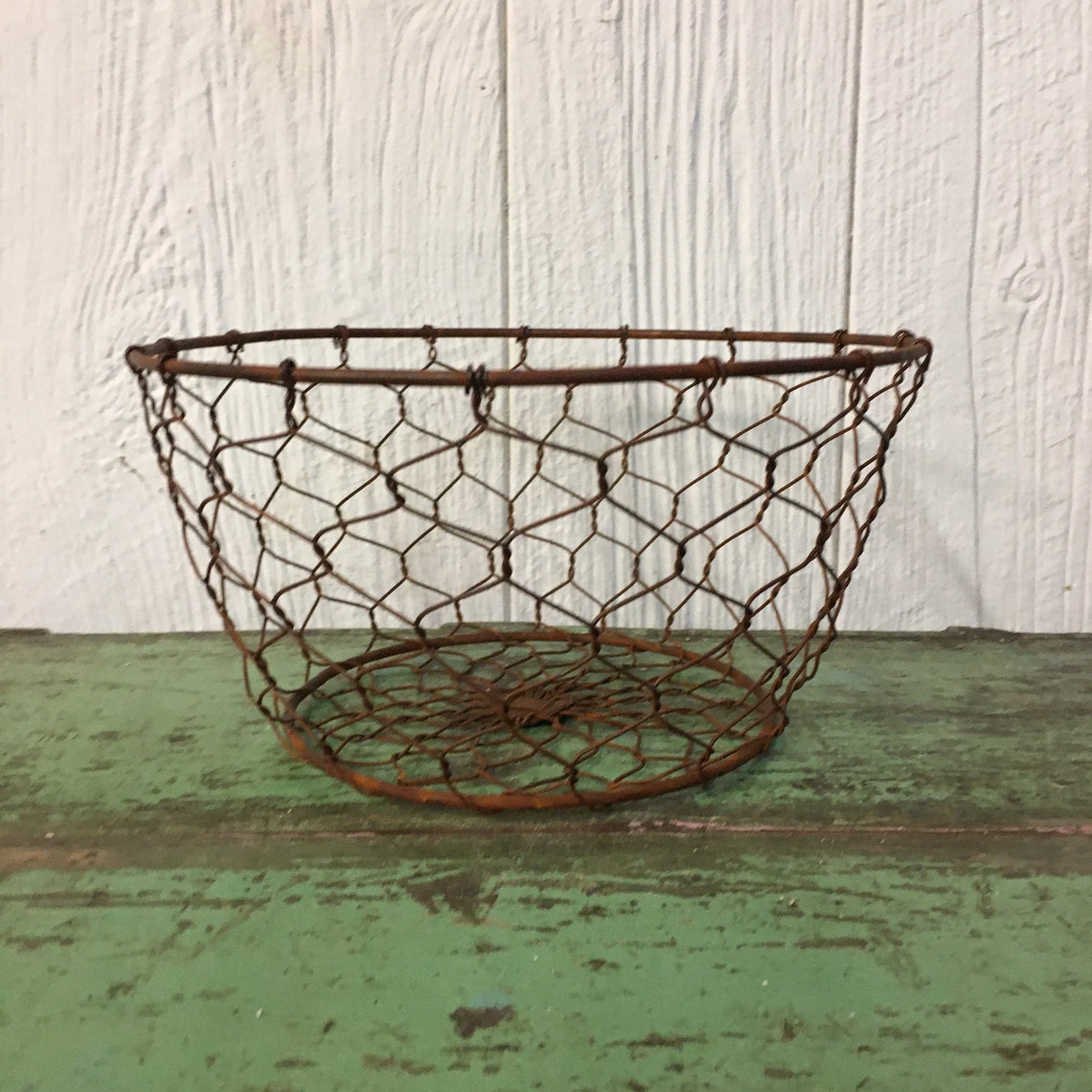 Round Chicken Wire Basket Holder Display Easter Hen Egg Bowl Etsy