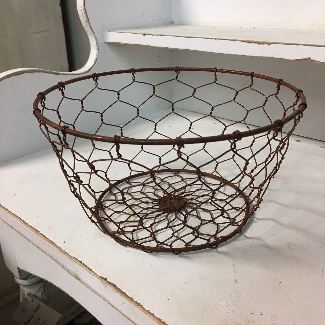 Round Chicken Wire Basket Holder Display Easter Hen Egg Bowl Etsy