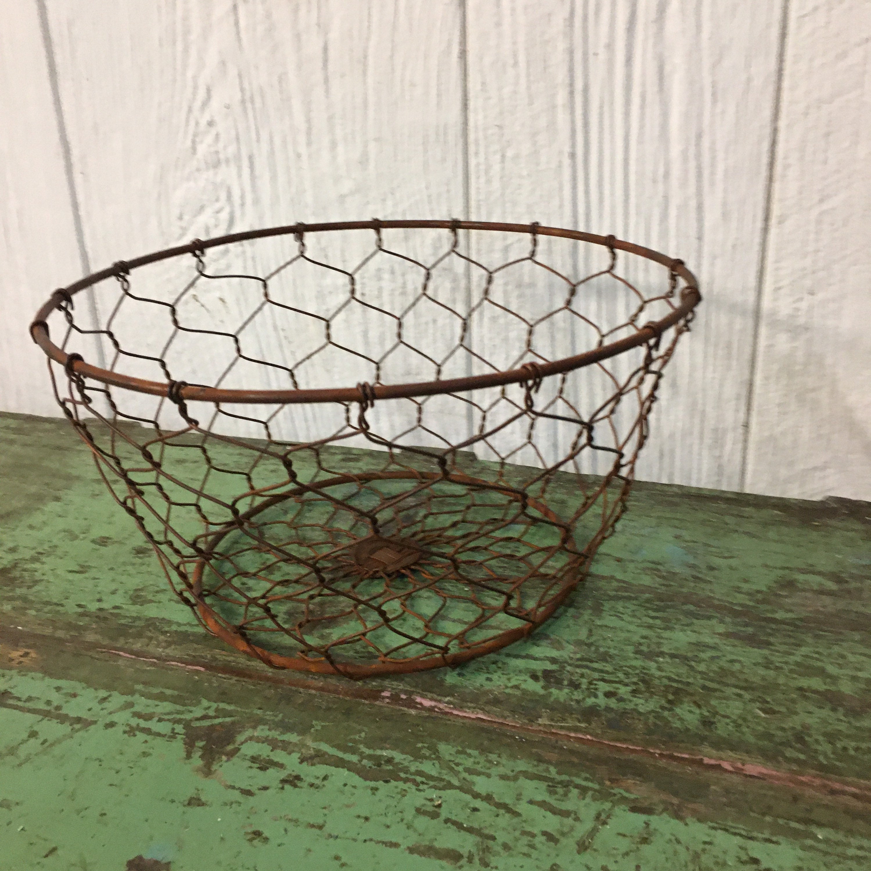 Round Chicken Wire Basket Holder Display Easter Hen Egg Bowl Etsy