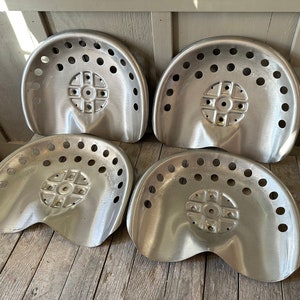 Metal Antique Style Farm Tractor Seat Rustic Silver Wagon Stool Farmhouse Decor Metal Antique Style Farm Tractor Seat Rustic Silver Wagon Stool Farmhouse Decor