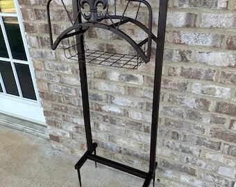 Fleur De Li Hose Stand Outdoor Ground Mount Rack Water Garden Decor
