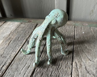 Cast Iron Octopus Statue Paperweight Phone Stand Holder Beach House Decor Shelf Art Maritime Nautical
