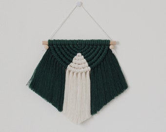 Kleine macramé halve maan/halve cirkel/halve cirkel muurhanger | Handgemaakte boho-muurdecoratie | Macramédecor | Minimaal macramé