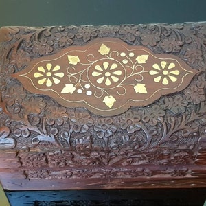 Joyero vintage de madera tallada a mano con incrustaciones / Caja de madera para cartas del oráculo del tarot / Joyero de madera