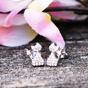 CA crystal cat studs. 925 sterling silver.