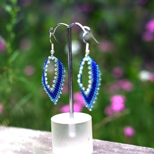 leaf earrings | leaf jewelry | beaded leaf earrings | nature inspired | summer jewelry | botanical jewelry | colourful jewelry | sapphire