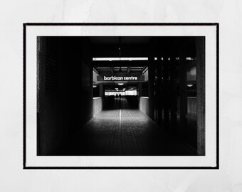 Impresión en blanco y negro de Barbican, arte mural brutalista