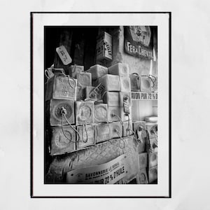 Fotografía de arte de pared de baño en blanco y negro con jabón de Marsella