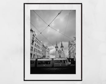 Póster de fotografía de tranvía en blanco y negro con impresión de Praga