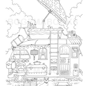 Puede incluir: Un dibujo en blanco y negro de una autocaravana vintage con un toldo a rayas, una sombrilla de lunares y un gato sentado en la hierba. La autocaravana tiene una escalera, una ventana, una puerta y varios compartimentos de almacenamiento. Tambi&eacute;n hay algunos objetos en el suelo cerca de la autocaravana, como una caja de fruta, una alfombra y una mesa peque&ntilde;a con una jarra y vasos.