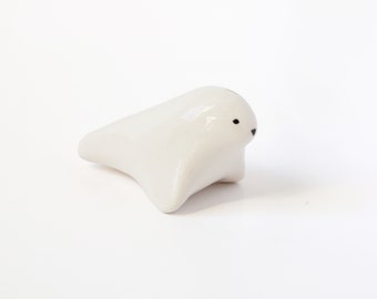 Baby Seal / White / Ceramic sculpture