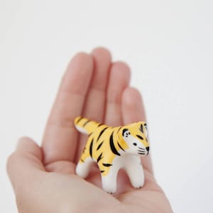 Mini tiger / Ceramic sculpture