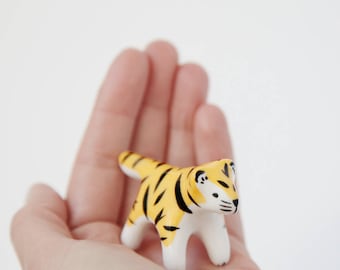 Mini tiger / Ceramic sculpture