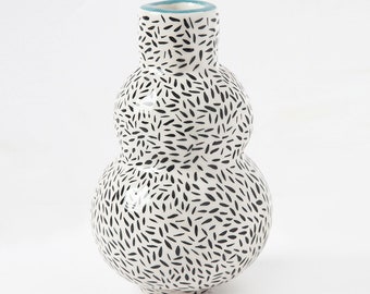 Vase Mama "Basmati" graphic black and white patterns / Ceramic