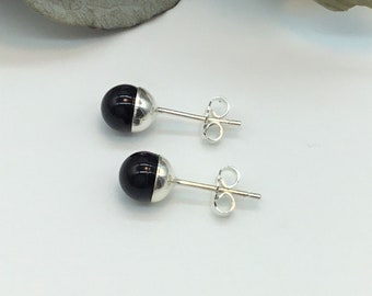 stud earrings,miniature earrings,tiny black studs