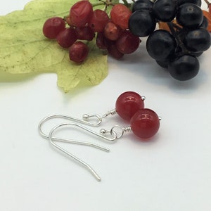 berry earrings,bright red earrings,short drop earrings