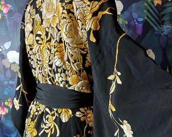 Vintage Japanese Hand Embroidered Kimono-Early 1930s Japanese Silk Kimono-Art Deco Japanese Export Kimono Robe