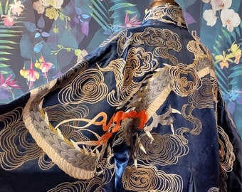 Antique Japanese Kimono-Edo period Japanese Embroidered Uchikake Robe-1700s to 1800s Edo Period Three Toed Dragon Uchikake Robe