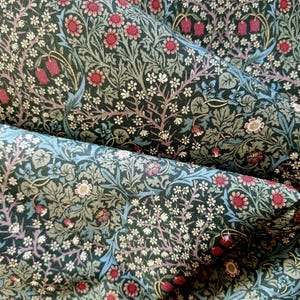 Morris and Co &quot;Blackthorn&quot; Fabric-William Morris 2022 Blackthorn Mini Trail Cotton-Designer Fabrics