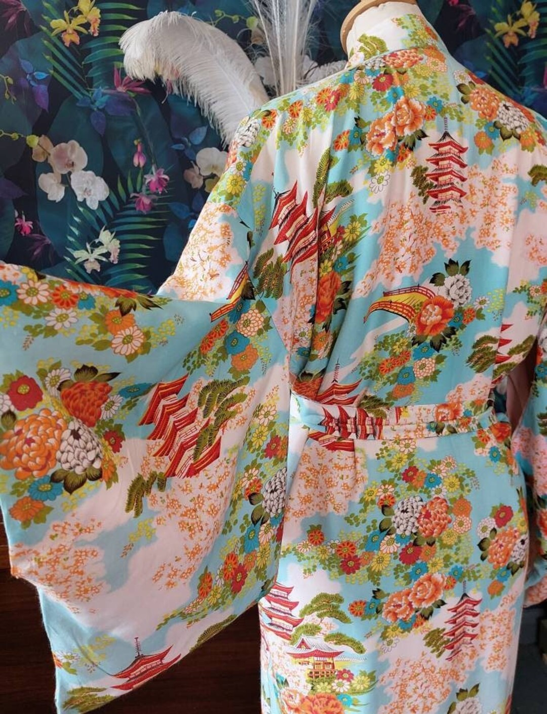 Vintage Japanese Rayon Kimono1930s Japanese Novelty Print Rayon Kimono