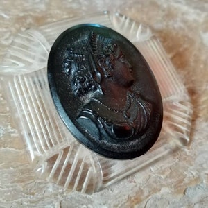 Vintage Lucite, Bakelite Cameo Brooch - 1940s Carved Lucite Cameo