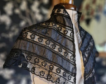 Antique Silk, Lace Collar~Victorian Mourning Capelet Collar~Victorian Lace Collar~Late 1800s Silk,  Braided Lace Collar