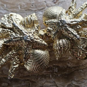 Vintage Mimi Di Seashell Belt Buckle: Goldtone Starfish, Sanddollar - 1983 Signed