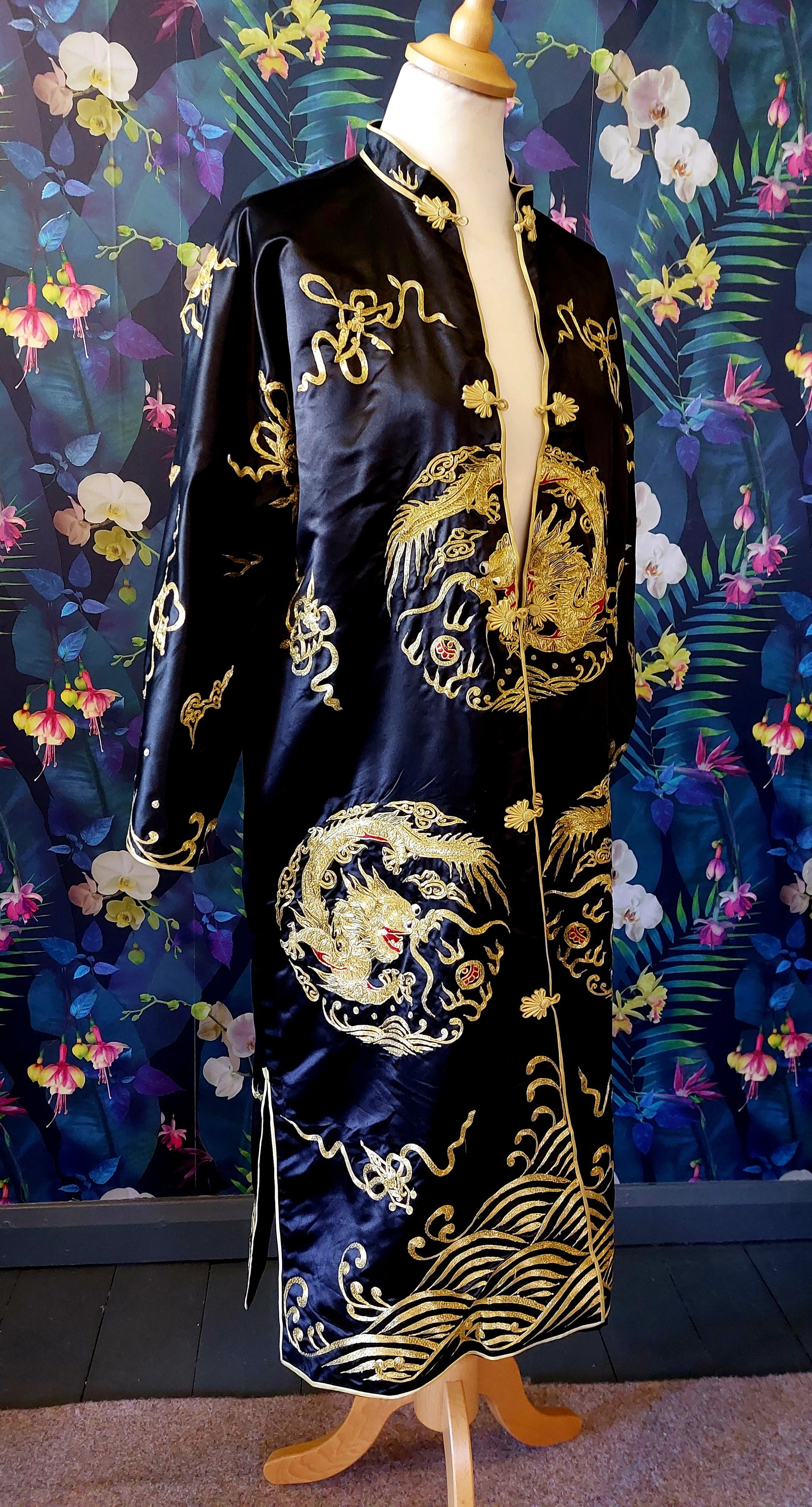 Vintage Chinese Gold Thread Robe-art Deco Gold Embroidered Vintage Chinese Gold Thread Robe-art Deco Gold Embroidered