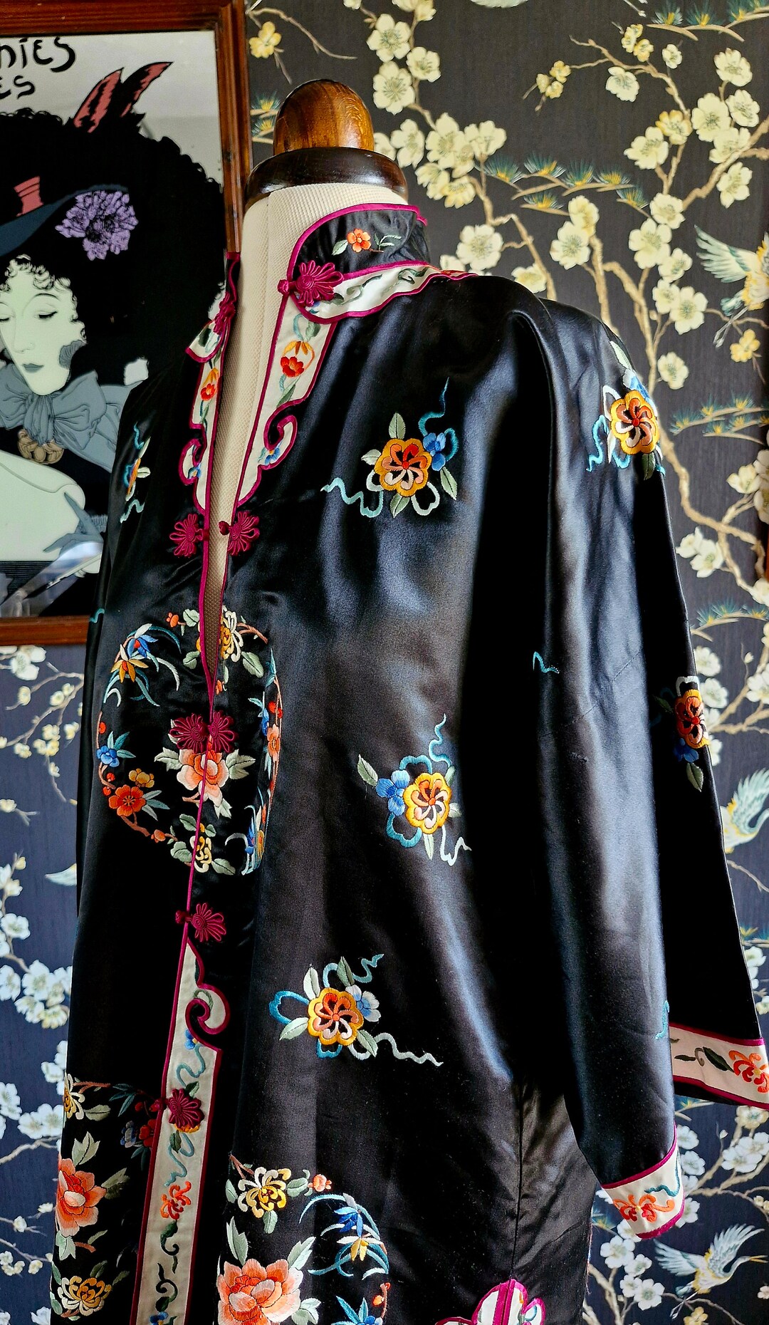 Vintage Chinese Silk Embroidered Robe-1970s Golden Bee Embroidered ...