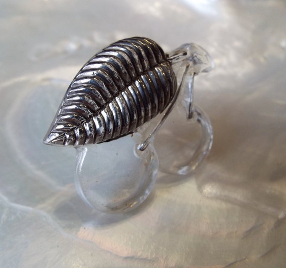Vintage Glass Dress Clip~1940s Glass Dress Clip~Ch