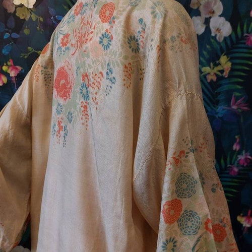 Kimono antiguo de seda japonesa - década de 1920. Kimono de seda pongee japonesa - década de 1920. Kimono de seda pura japonesa - década de 1920. Ropa de estar por casa.