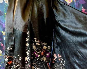 Antique Japanese Hand Embroidered Kimono-Authentic Japanese Edo Period Silk Uchikake Robe-Antique Japanese Textiles AF
