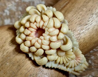 Vintage Chrysanthemum Celluloid Bangle~1930s Celluloid Bangle~Art Deco Celluloid Chrysanthemum Bangle