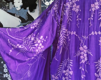 Antique Japanese Kimono-1910s to 1920s Hand Embroidered Japanese Kimono-1920s Silk Crepe Japanese Robe