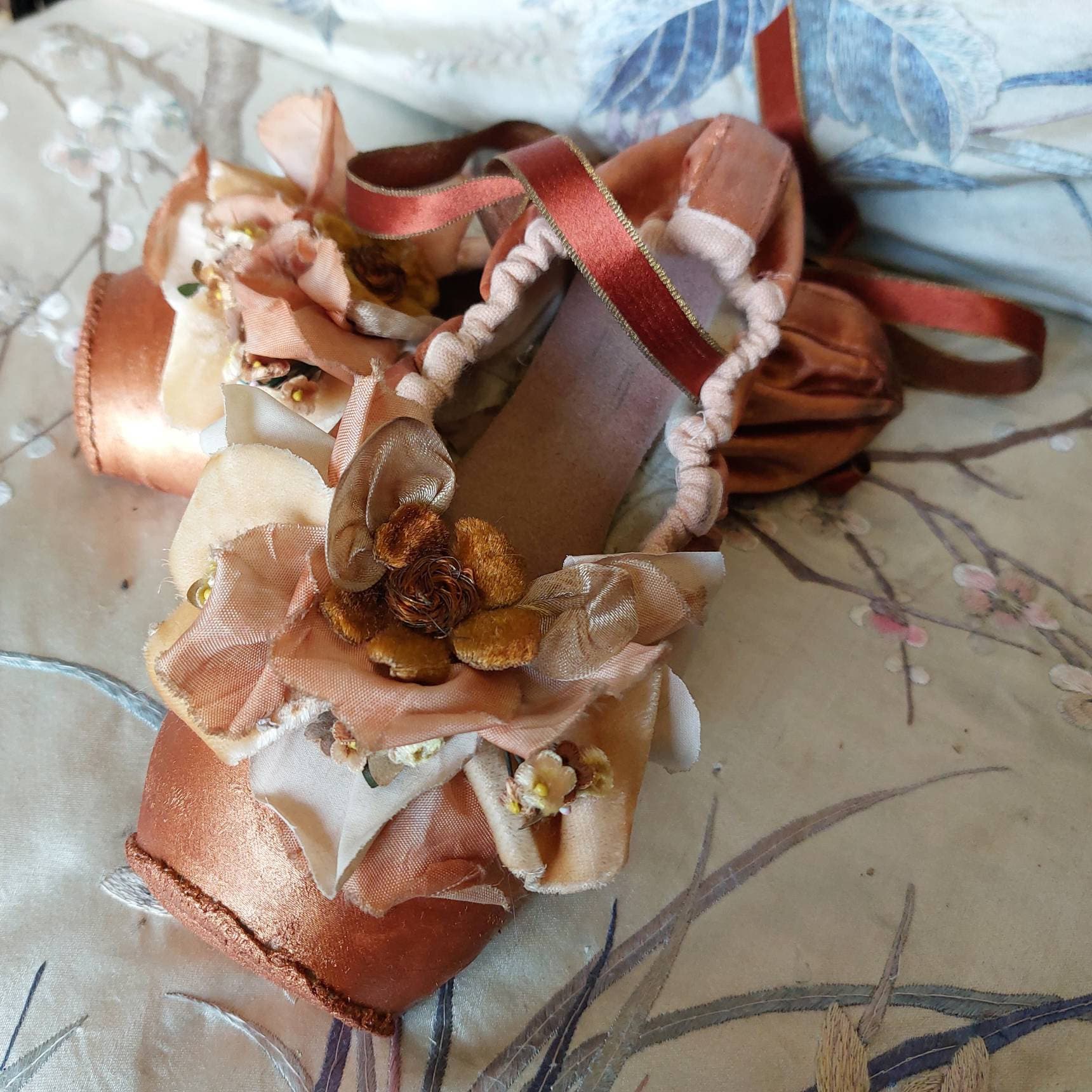 Sewing Kit for Ballet Pointe Shoes, With Ribbons, Elastics