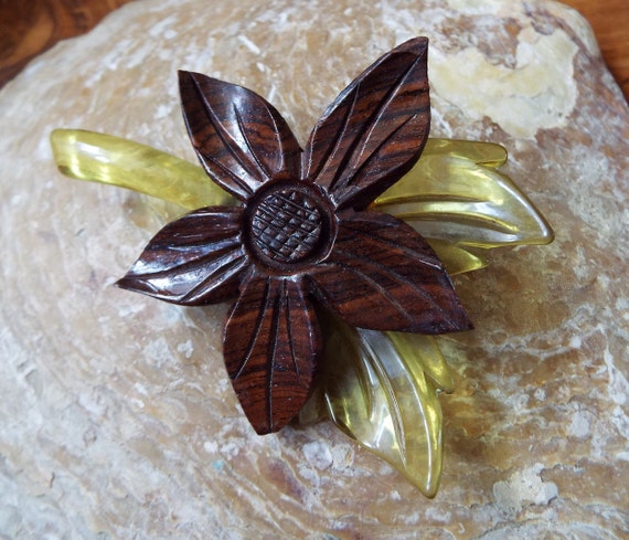Bakelite brooch sales