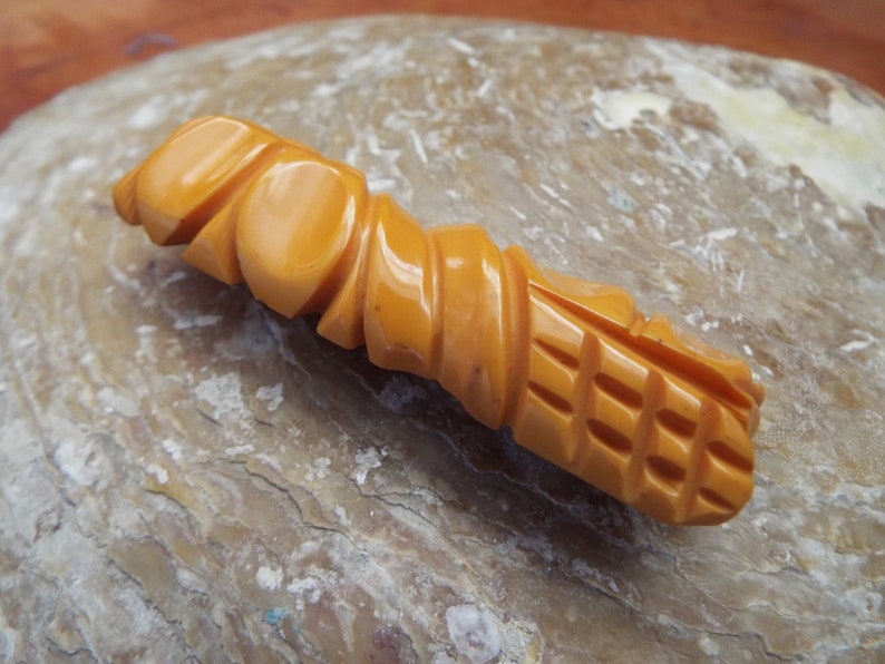 Vintage Carved Bakelite Brooch~1940s Carved Bakelite Bar Brooch