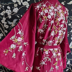 Vintage Japanese Embroidered Kimono-1980s Japanese Silk Embroidered Kimono Robe