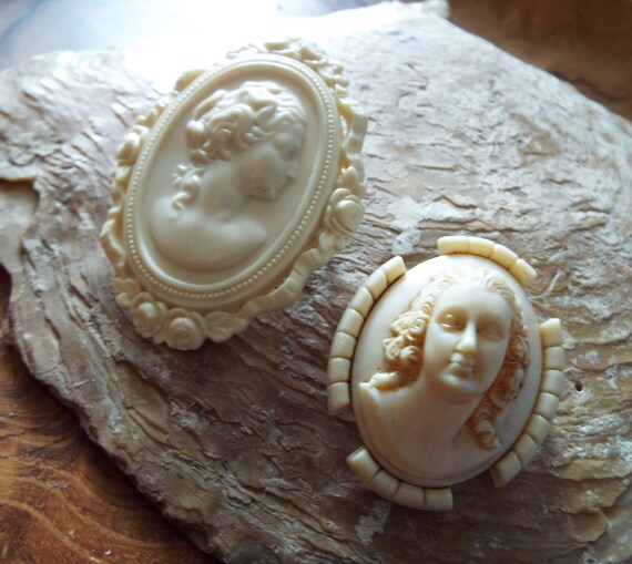 Vintage Celluloid Cameo Brooches~1930s Celluloid B