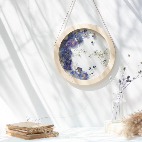 Large Round framed wall decor 12"- Pressed flower frame - pressed flower art - Round wooden frame - Pressed flower glass