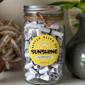 Pot d'affirmation Little Slips of Sunshine | 100 cartes d'affirmation positive | Cadeaux pour colocation | Cadeau pour enseignants | Guérir bientôt | Fête des mères