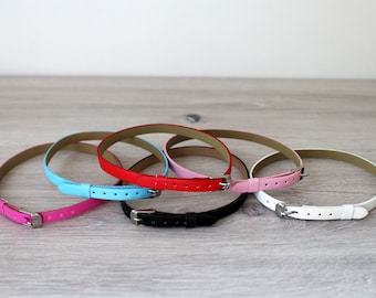 Faux leather belt for doll. Fits American Girl, our Generation dolls and similar 18 inch dolls.