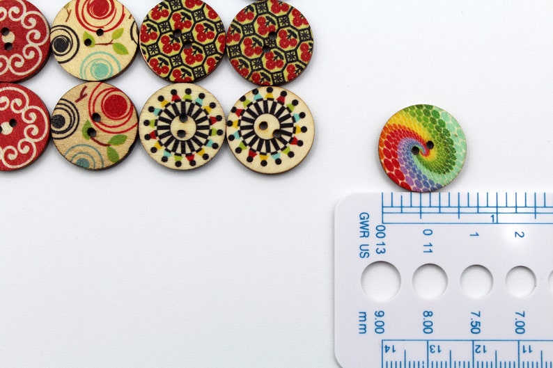 Decorative Wooden Buttons. Mandala Design, Round 20mm, 3/4