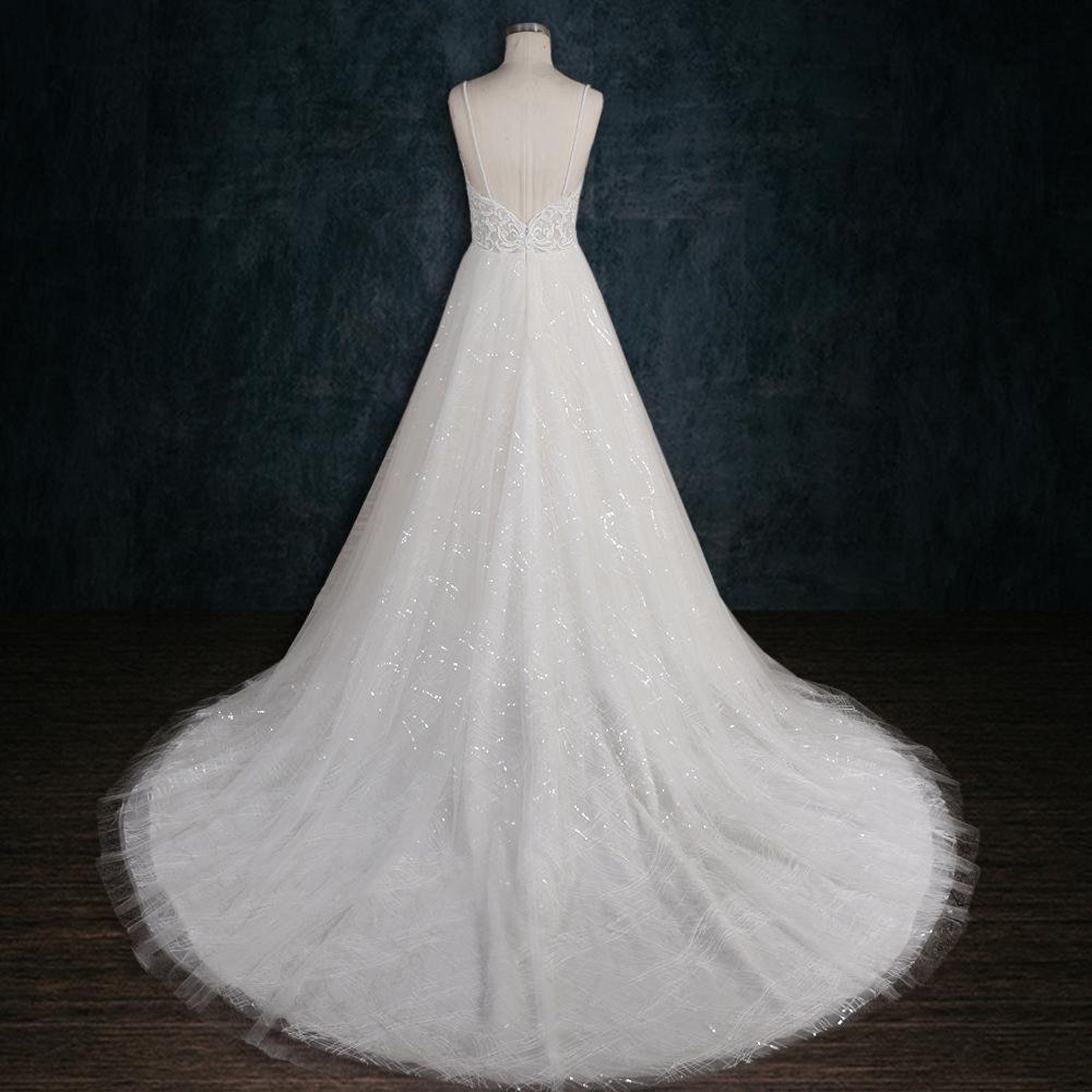 Exquisite Spaghetti Strap Sleeveless A-Line Floor-Length Lace Wedding Dresses