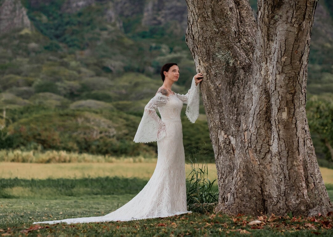 Boho Off the Shoulder Mermaid Lace Wedding Dress with Appliques VK102909